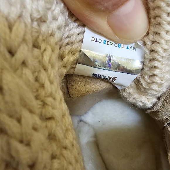 UGG Classic Mini Chunky Knit, natural, size US 9 - Picture 10 of 13